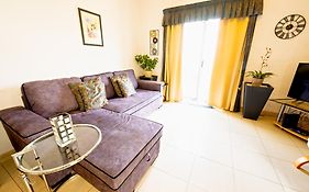 Vic- Seafront Apartment